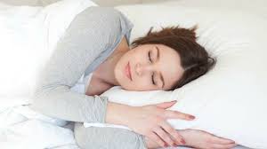 Tinh dầu hoa hồng nguyên chất giúp cải thiện giấc ngủ