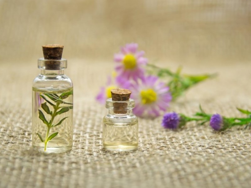Tinh dầu nước hoa không chứa cồn nên an toàn cho da